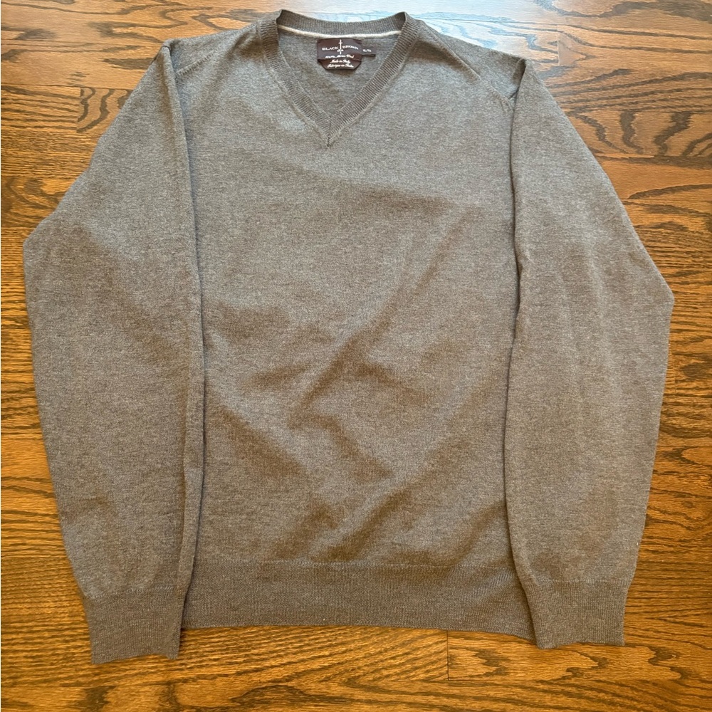 Black Brown 1826 Merino Wool Charcoal V-Neck Sweater (XL)